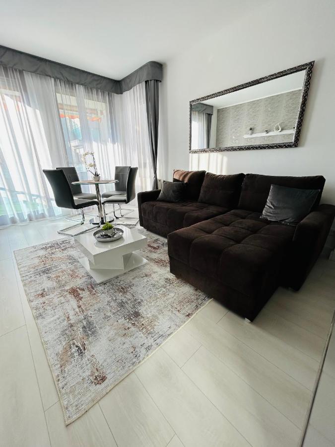 Marina Bay Apartman Budapest Bagian luar foto